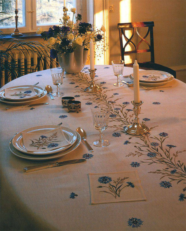 12-4091 Cornflowers Скатерть с васильками