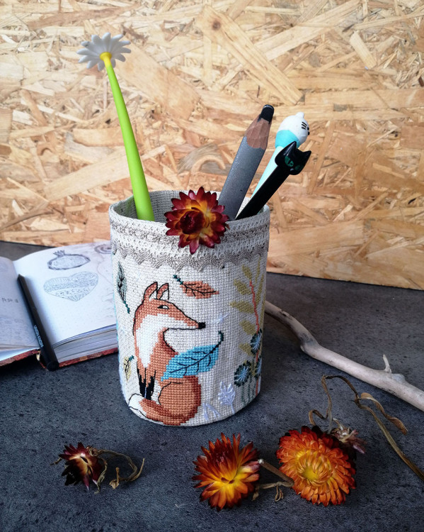 21.002.21 Карандашница Лисы